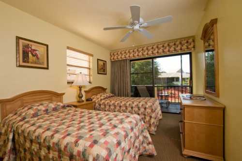 Park Shore Resort 004